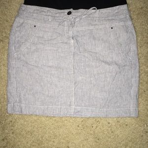 Like New White Pocket Skirt with Vertical Lines